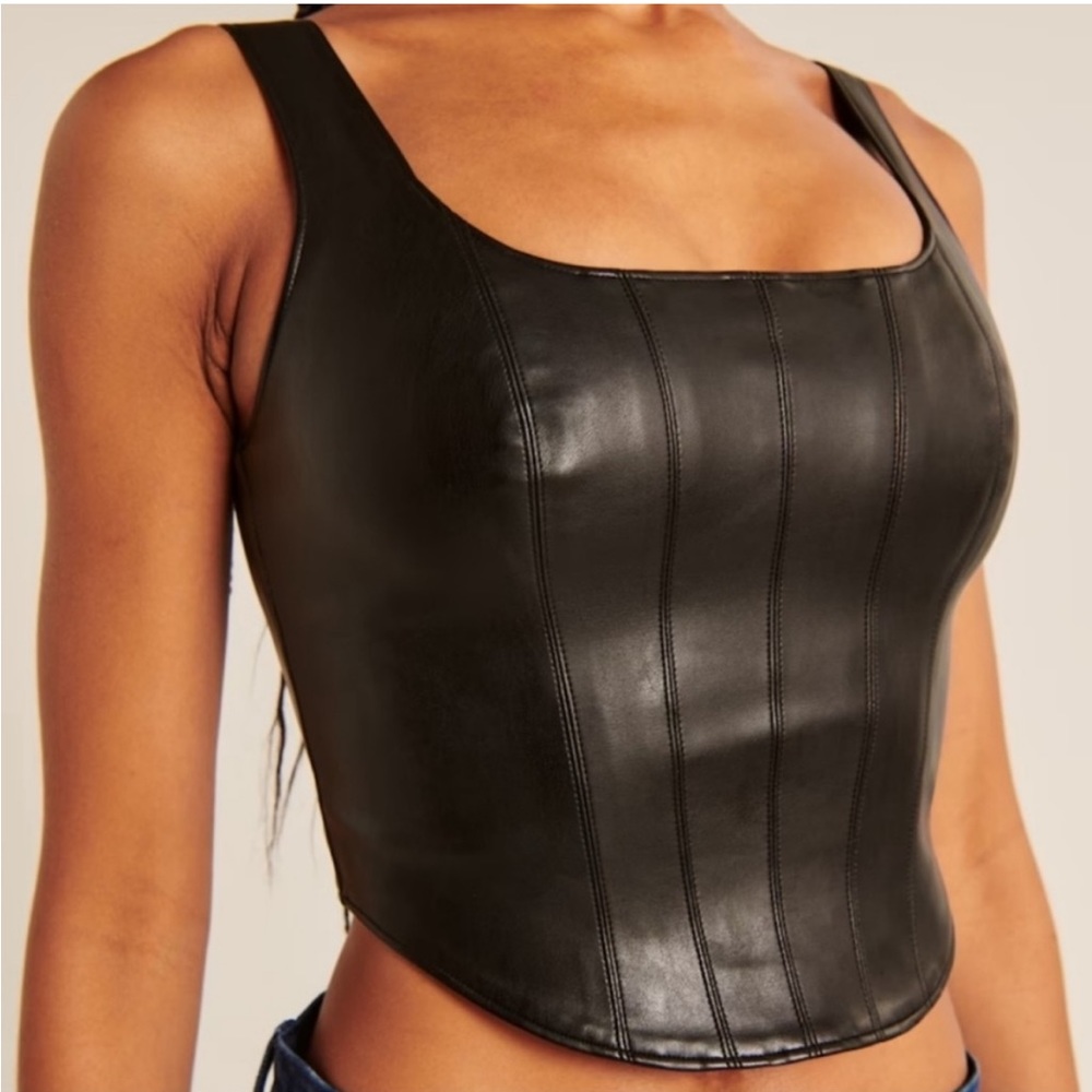 Abercrombie and Fitch Vegan Leather Corset
Scoopneck Top in Black Size XS